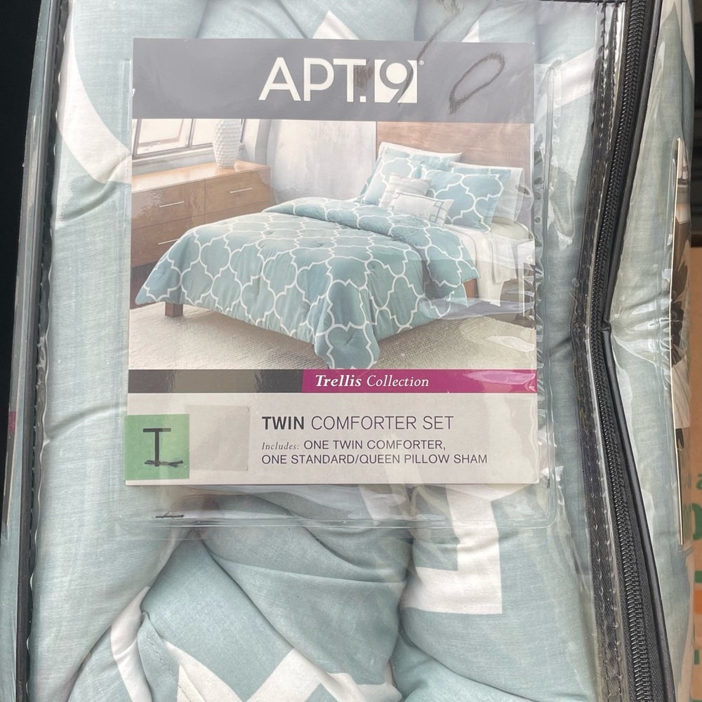Twin Comforter Set - Picture 4 of 4